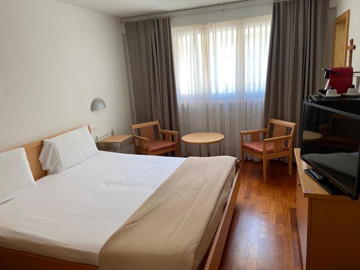 Hotel Restaurant Rothorn Visperterminen Экстерьер фото